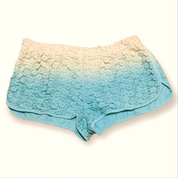 Forever 21 Lace Shorts Size Large - Picture 1 of 7